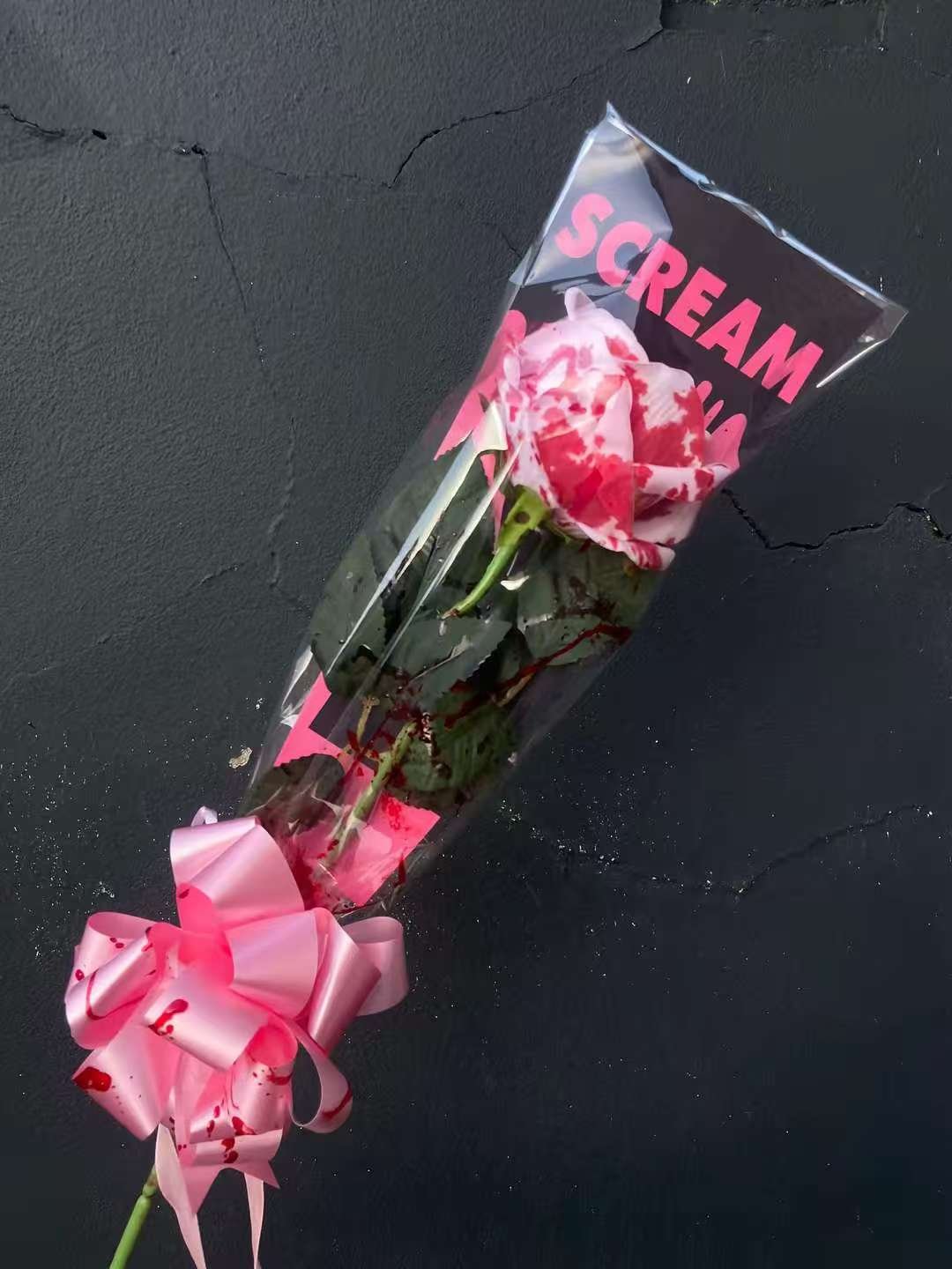 🔥LAST DAY 50% OFF - 🩸🌹SCREAM Rose Bouquet – Halloween Horror Blooms💀🎀