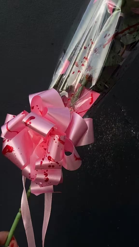 🔥LAST DAY 50% OFF - 🩸🌹SCREAM Rose Bouquet – Halloween Horror Blooms💀🎀