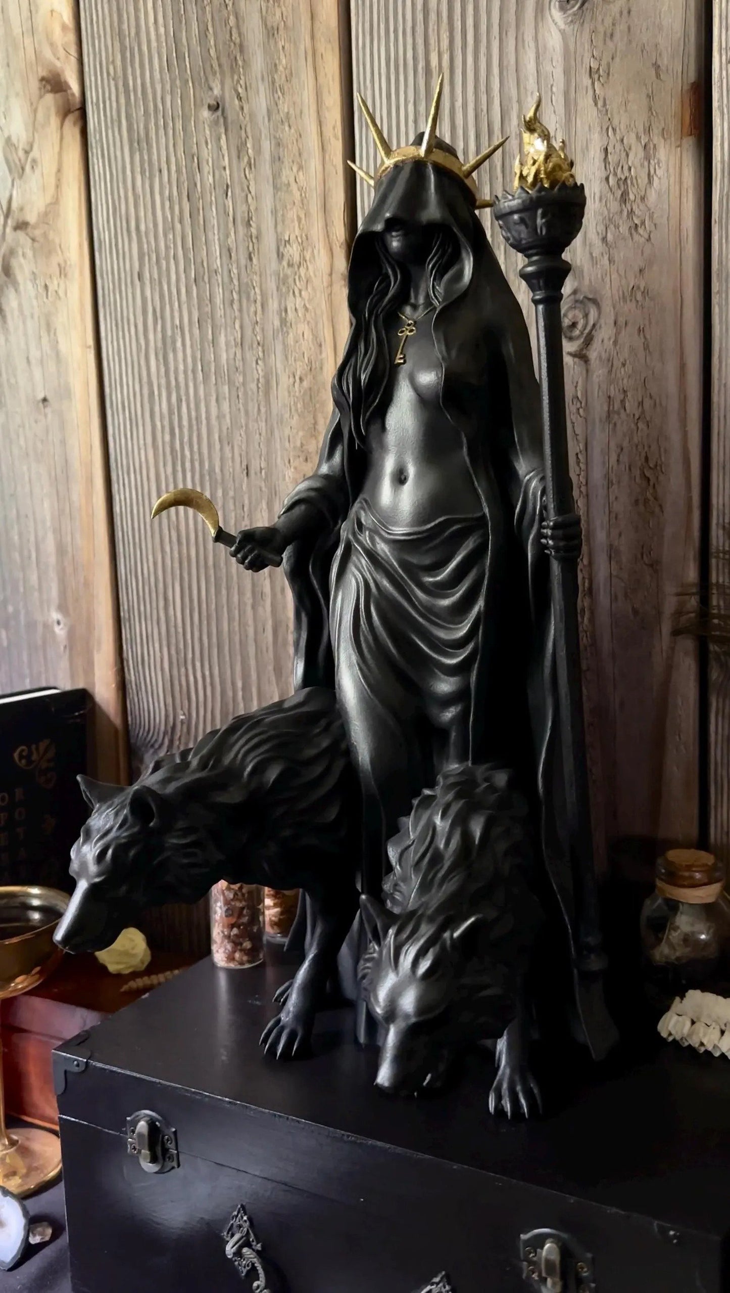 🔥Last Day 70% OFF🔮Hekate Niktipolos, The Witch of The Night🧙♀️