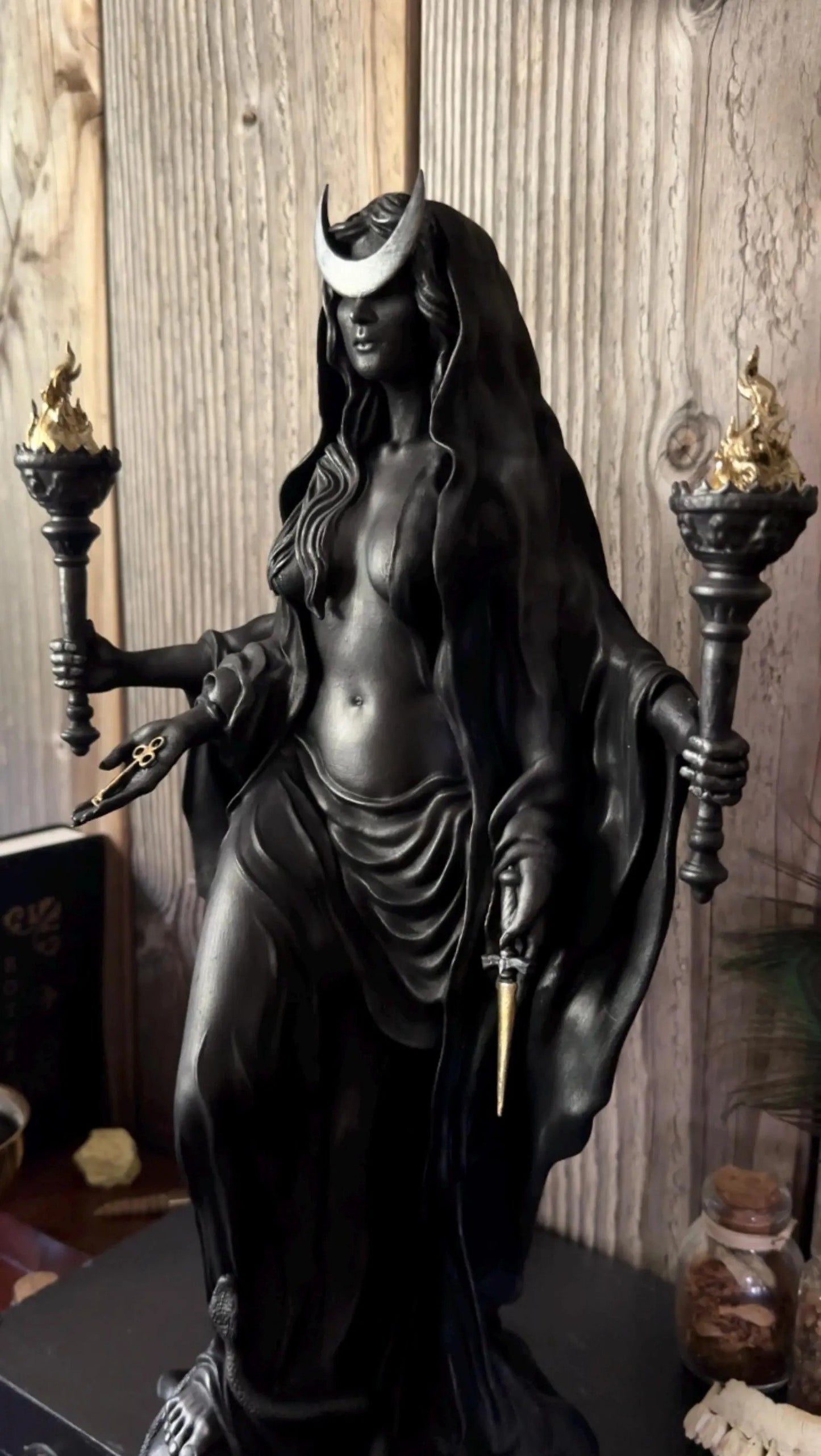 🔥Last Day 70% OFF🔮Hekate Niktipolos, The Witch of The Night🧙♀️